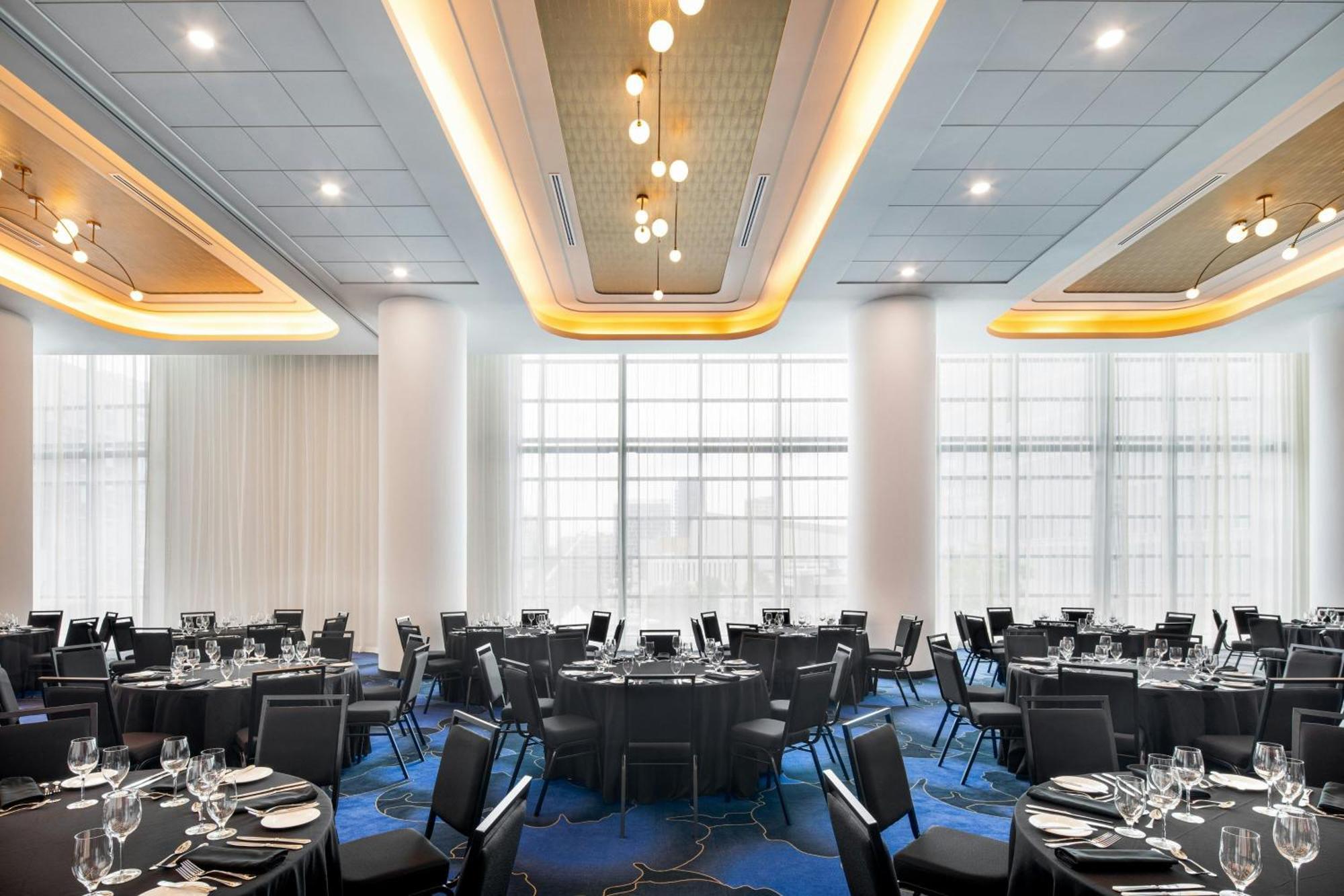 Honeyrose Hotel, Montreal, A Tribute Portfolio Hotel Екстер'єр фото The ballroom at the hotel